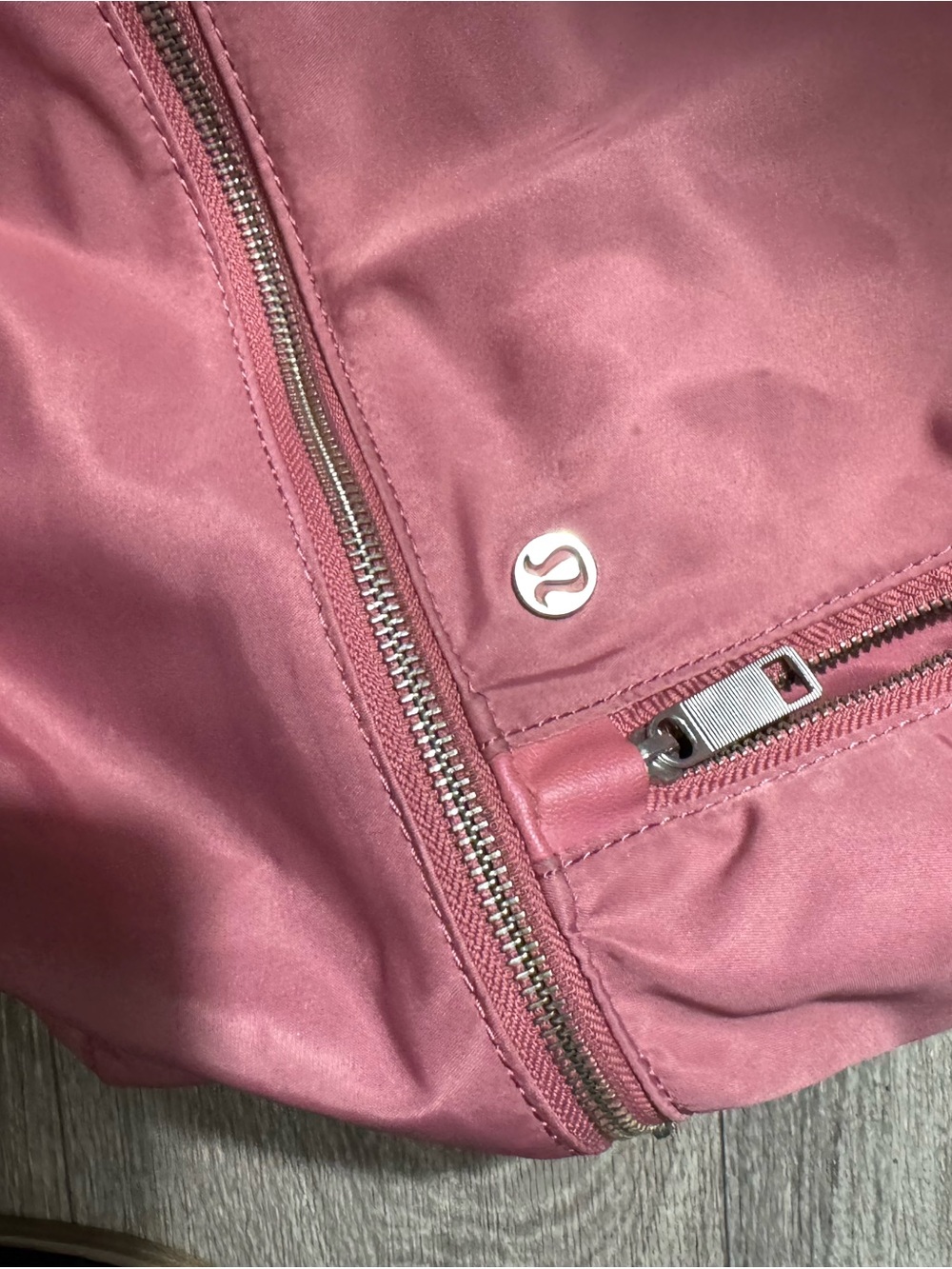 Pink lululemon backpack - Picture 3 of 11